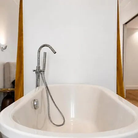 Invalides Stylish 2 Bedroom With Netflix アパート